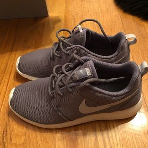 Nike Roshe Dark Grey/Light Grey